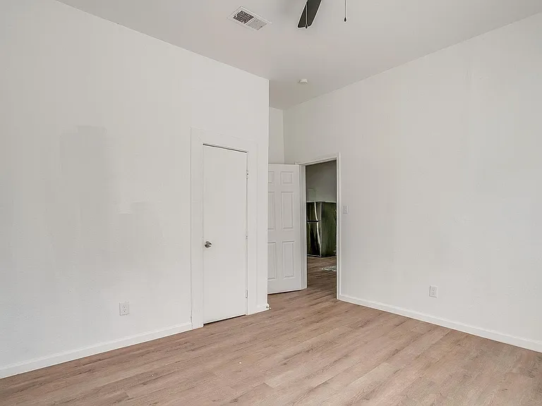 712 W Butler St — Photo 14