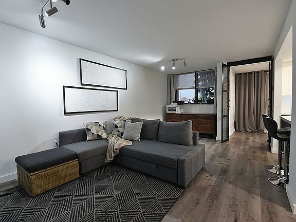 3rd image of 9410 W Flagler St APT 204