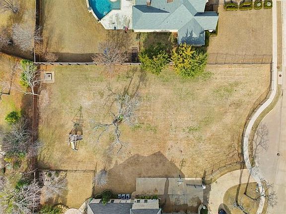3rd image of 2050 Miracle Pointe Dr