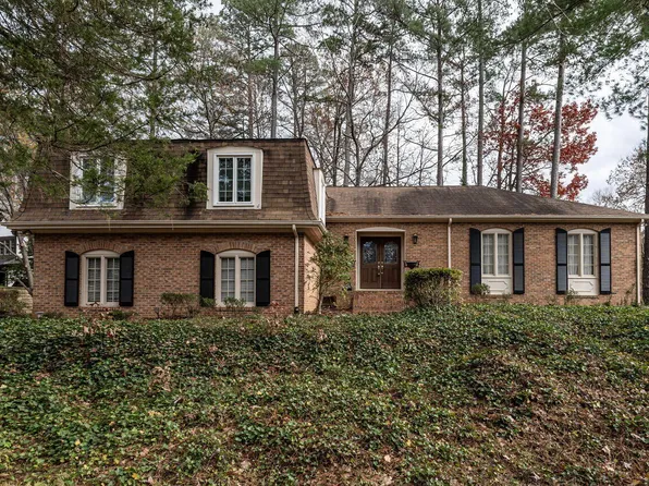 609 Queensferry Rd, Cary, NC 27511