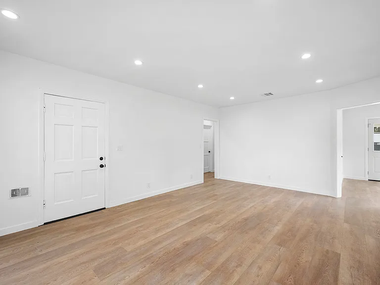 314 W Cedar Ave — Photo 24