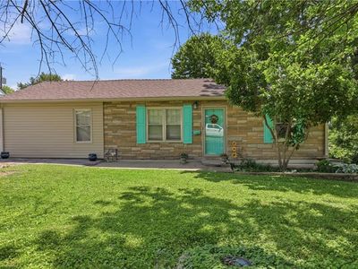 519 S Willow Ave, Sugar Creek, MO, 64053