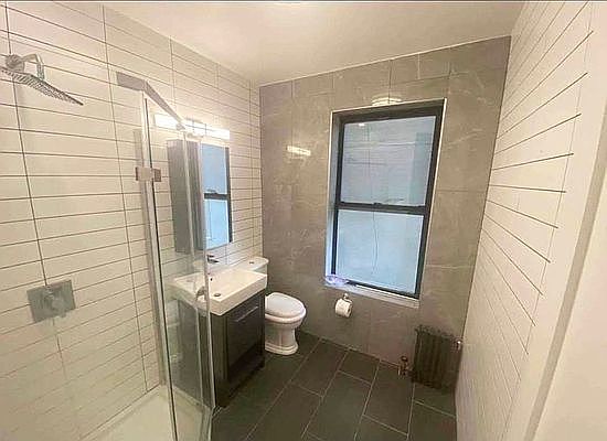 4th image of 322 E 126th St APT 13