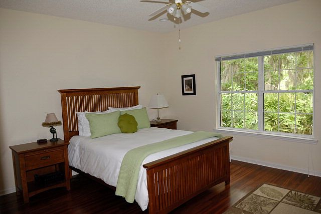 1st image of 106 Hillcrest Ct