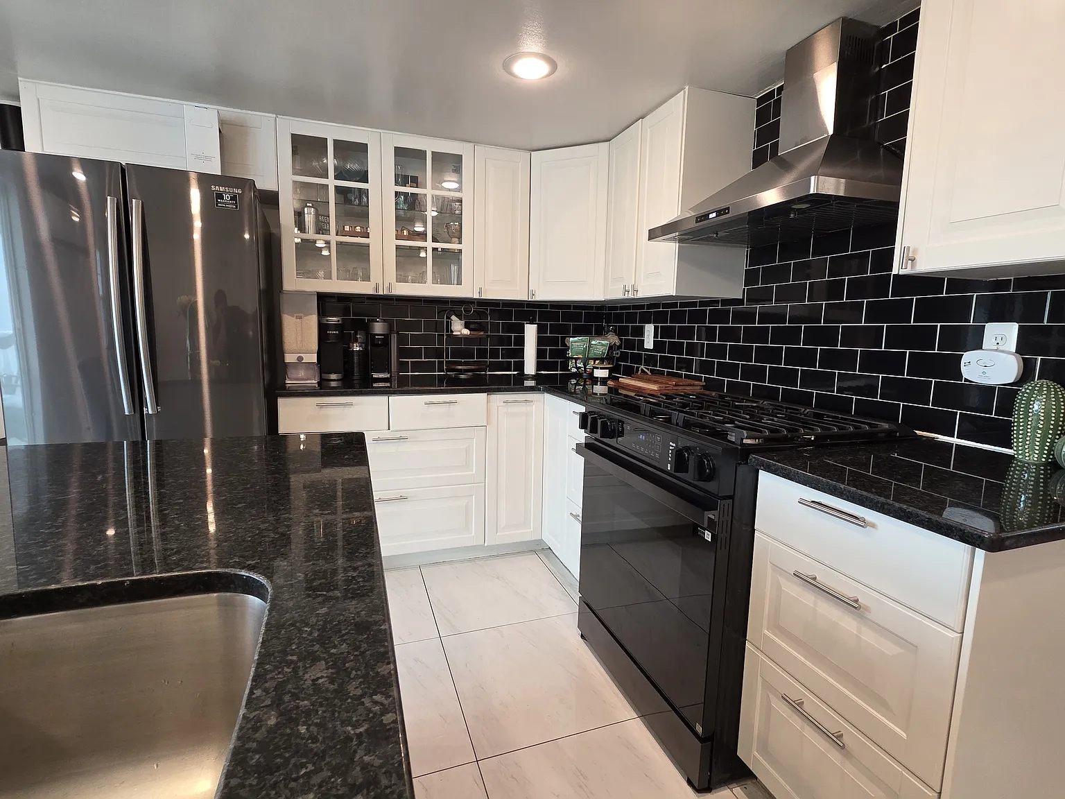 3 bed, $3,695 — Photo 4
