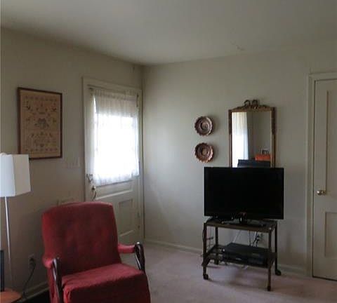 5th image of 8104 Belleview Ave