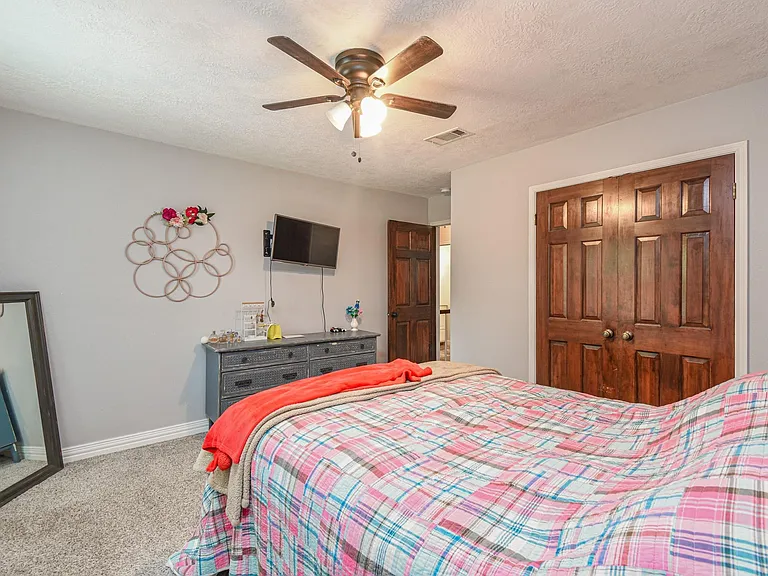 310 Prince Of Wales St — Photo 14