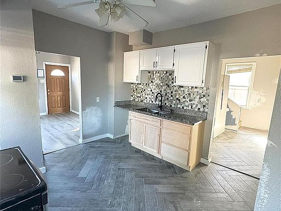 4th image of 2713 Hermitage Ave