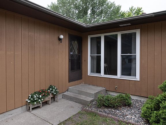 4th image of 3007 18th St S