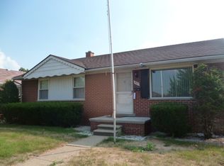 827 Champaign Rd, Lincoln Park, MI 48146