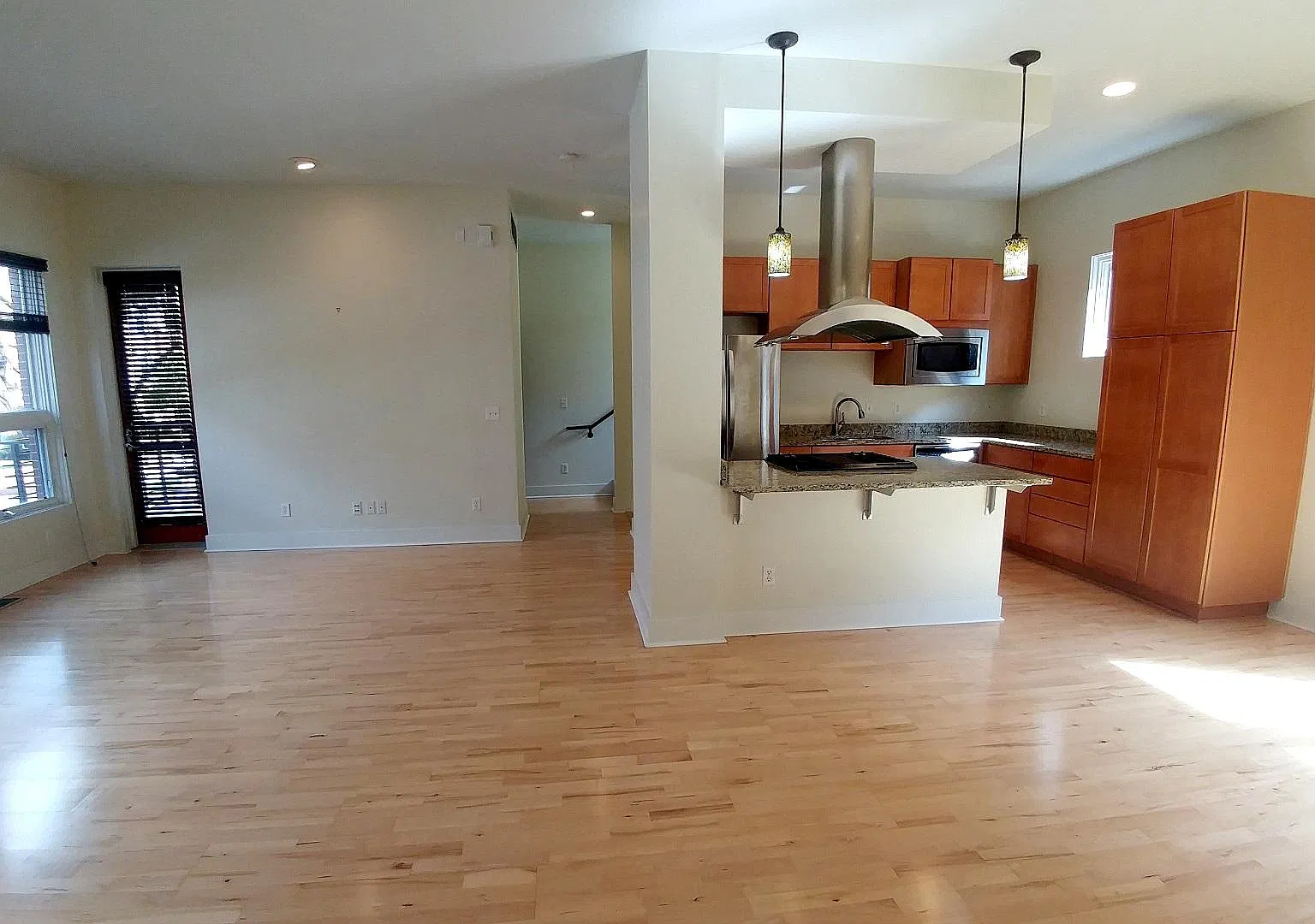 2 bed, 2155 sqft, $3,200 — Photo 3