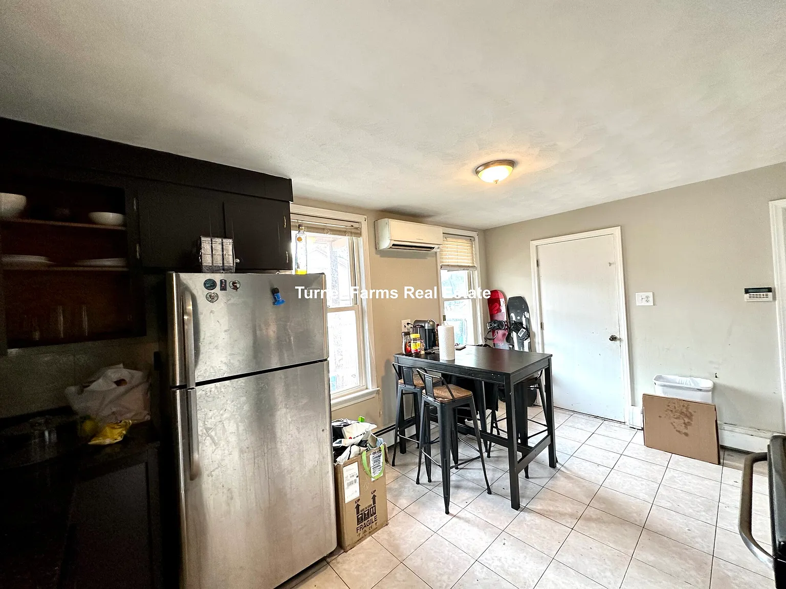 4 bed, 9999 sqft, $3,275 — Photo 3
