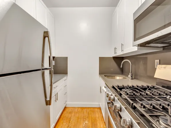 121 Madison Avenue image 1 of 10