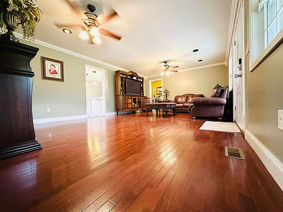 3rd image of 174 Collins Gibson Rd