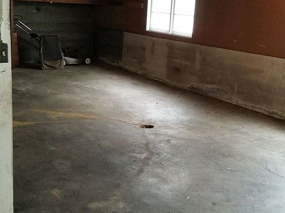 3rd image of 2709 Marine Dr