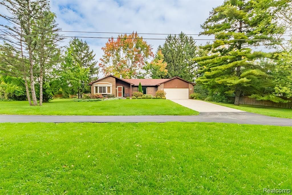 46210 W Eleven Mile Rd, Novi, MI 48374 Zillow