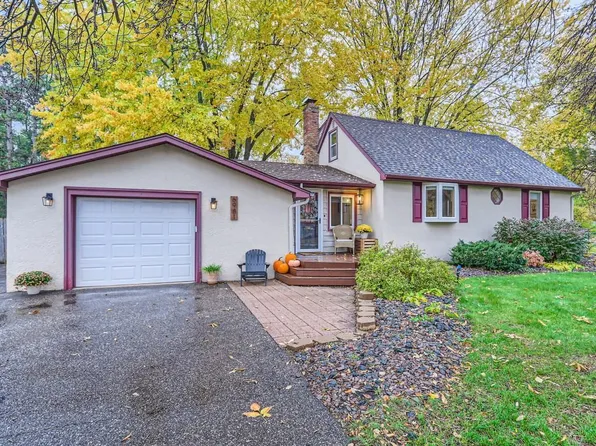6981 Sunrise Dr, Lino Lakes, MN 55014