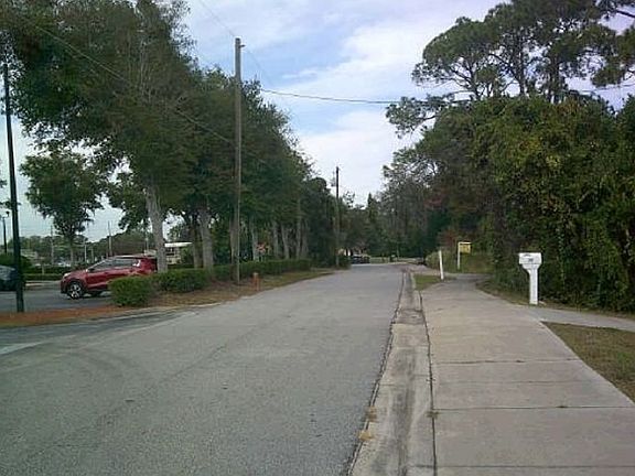 Exterior Neighborhood (street photo)