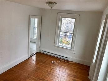 2nd image of 35 Inman St #2SED