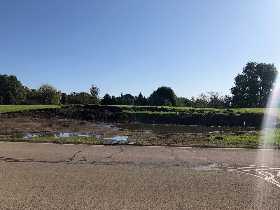 1st image of 695 Greenfield Rd