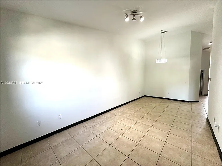 3550 NE 5th St #202 — Photo 4