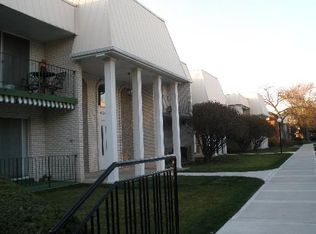 4124 W 99th St APT B, Oak Lawn, IL 60453