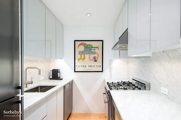 Sold by Sotheby's International Realty | media 7