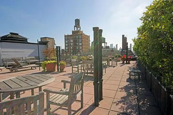 Sold by Ann Ferguson, LLC | media 21