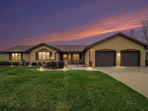9 SE Terrace Ln, Saint Joseph, MO 64507