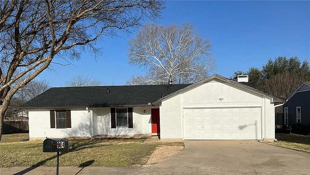 604 Hill Cv — Photo 1