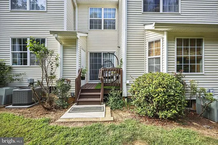 23 Taft Ct — Photo 37