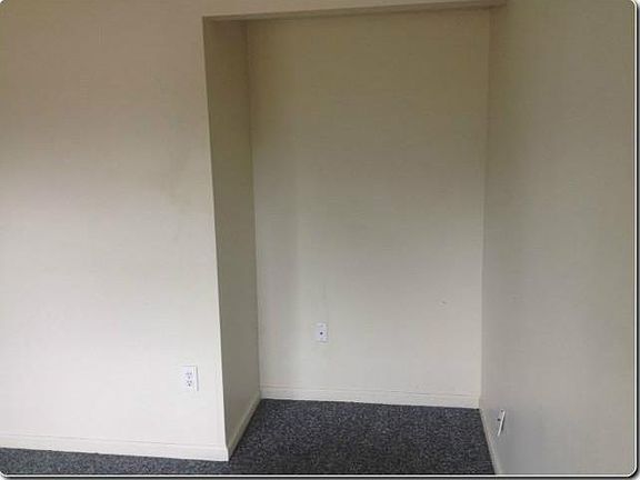 5th image of 503 Millers Ct