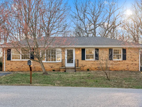 211 Crest Dr, Hopkinsville, KY 42240
