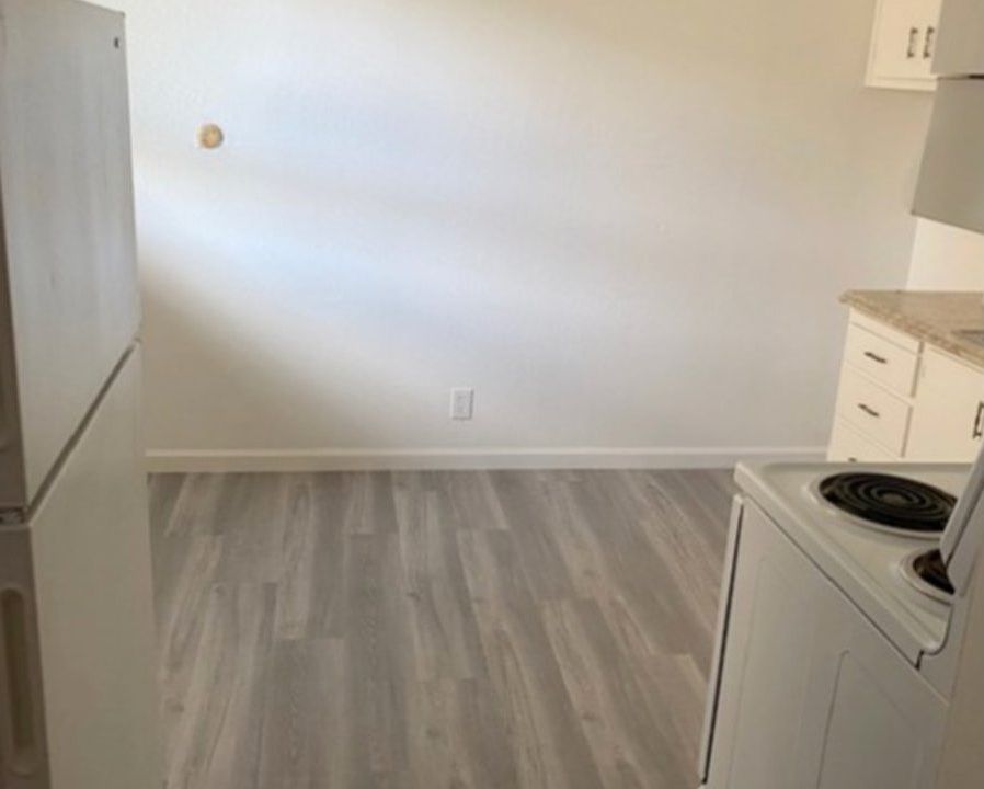 2nd image of 15 Marian Ct #4