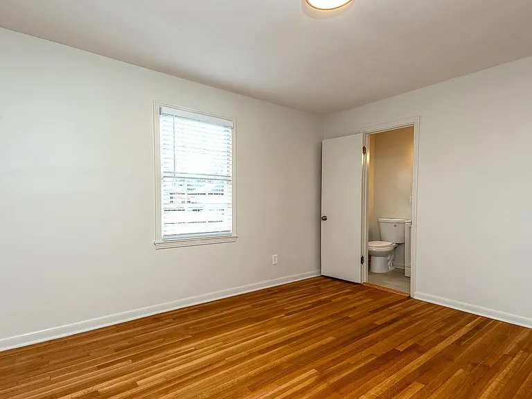 4958 Welchshire Ave — Photo 16