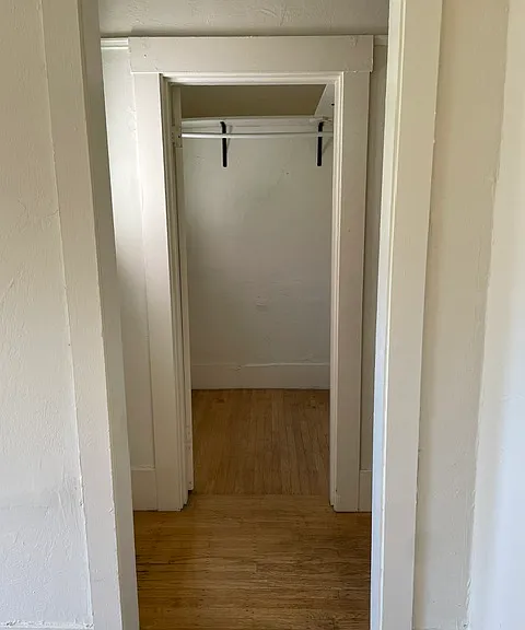 611 W Grand Ave #8 — Photo 5