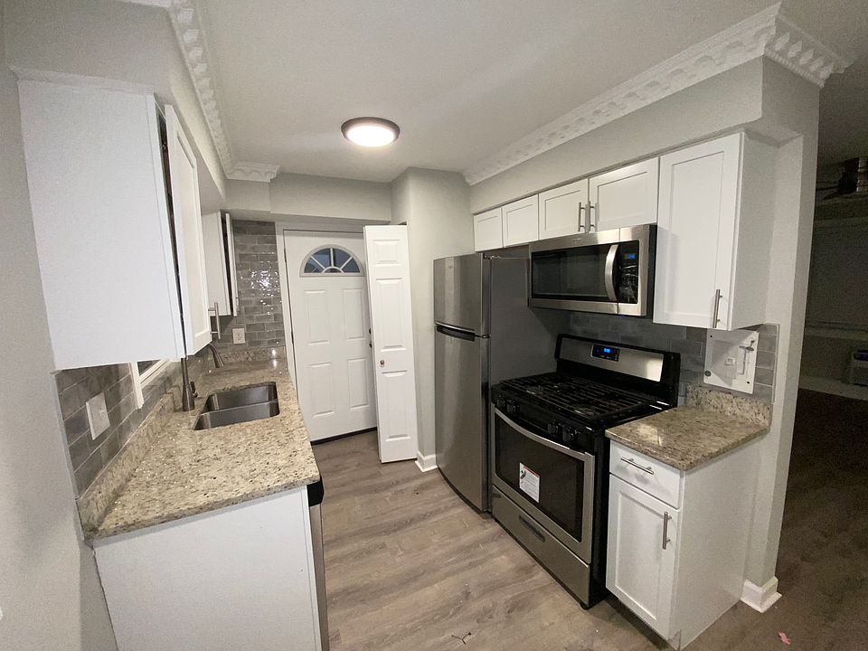 1st image of 1322 W Sherwin Ave #1B