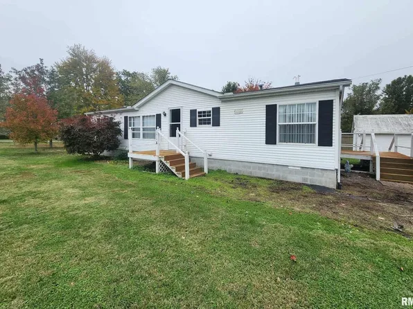 114 E Main St, Ewing, IL 62836