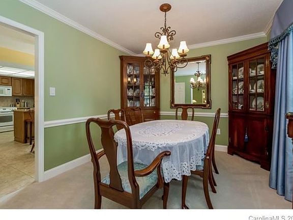 3rd image of 4601 Twynham Ln