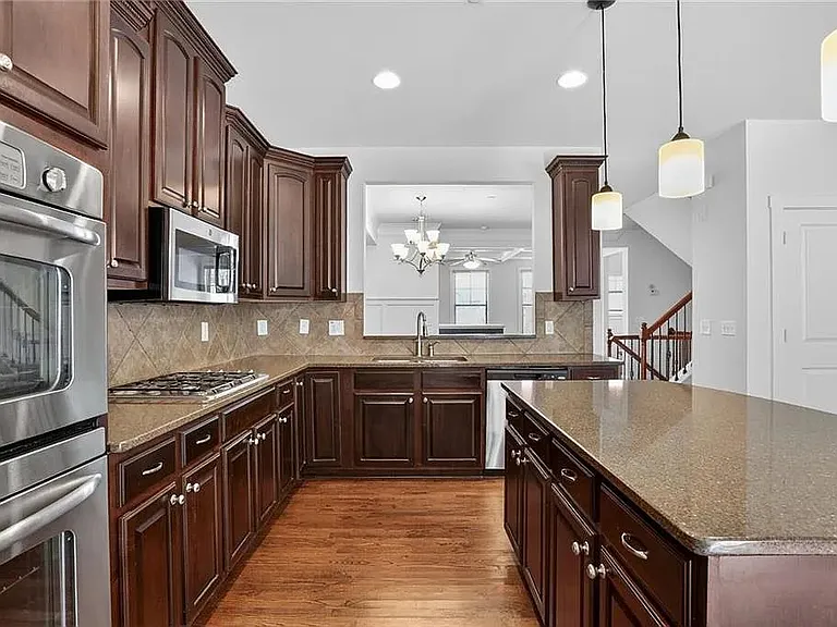 2110 Westhill Dr SE — Photo 8