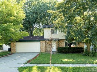 610 Archwood Dr, Ann Arbor, MI 48103