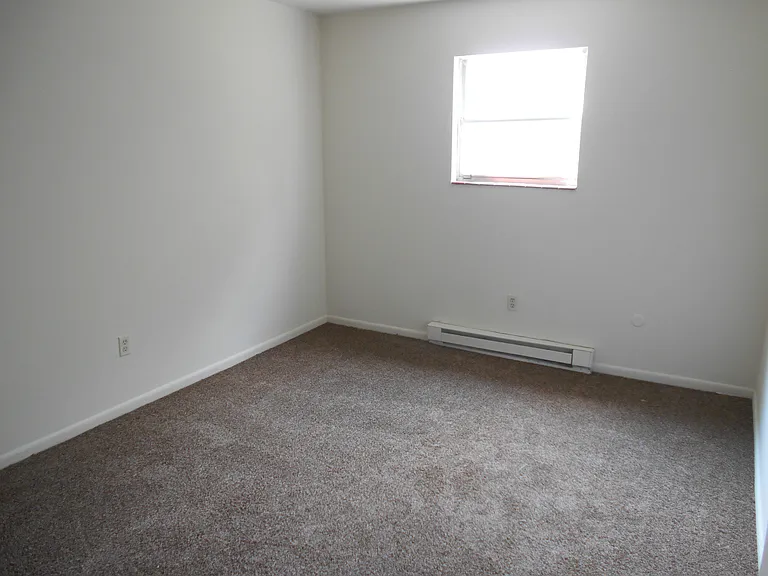718 E 18th St #B10 — Photo 11