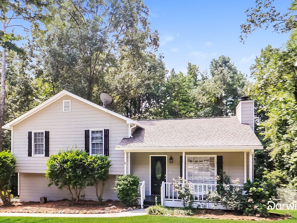 1st image of 33 Fox Ridge Ct