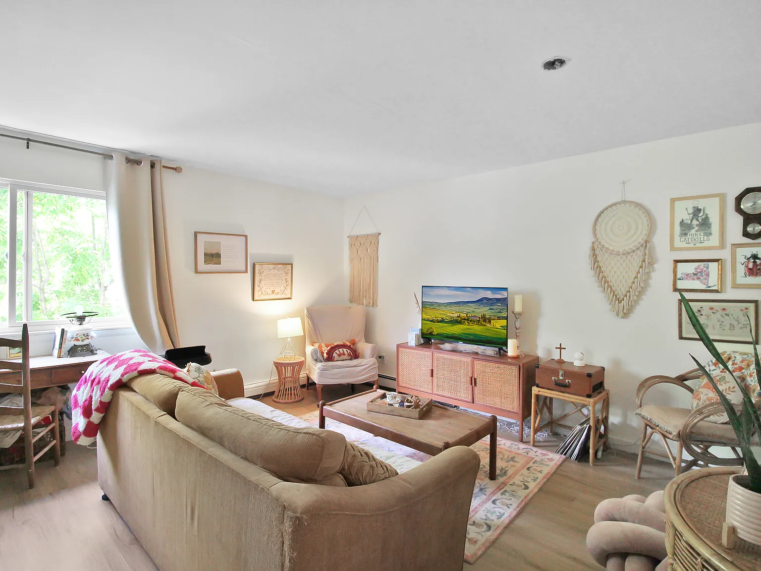 3 bed, 1.5 bath, 1188 sqft, $3,100 — Photo 3