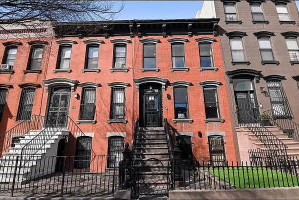 Rented by Reavis | media 9