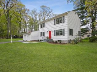 37 Oriole St, Pearl River, NY 10965