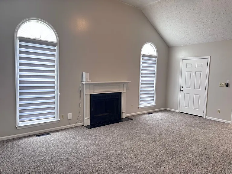 203 Melodie Dr — Photo 2