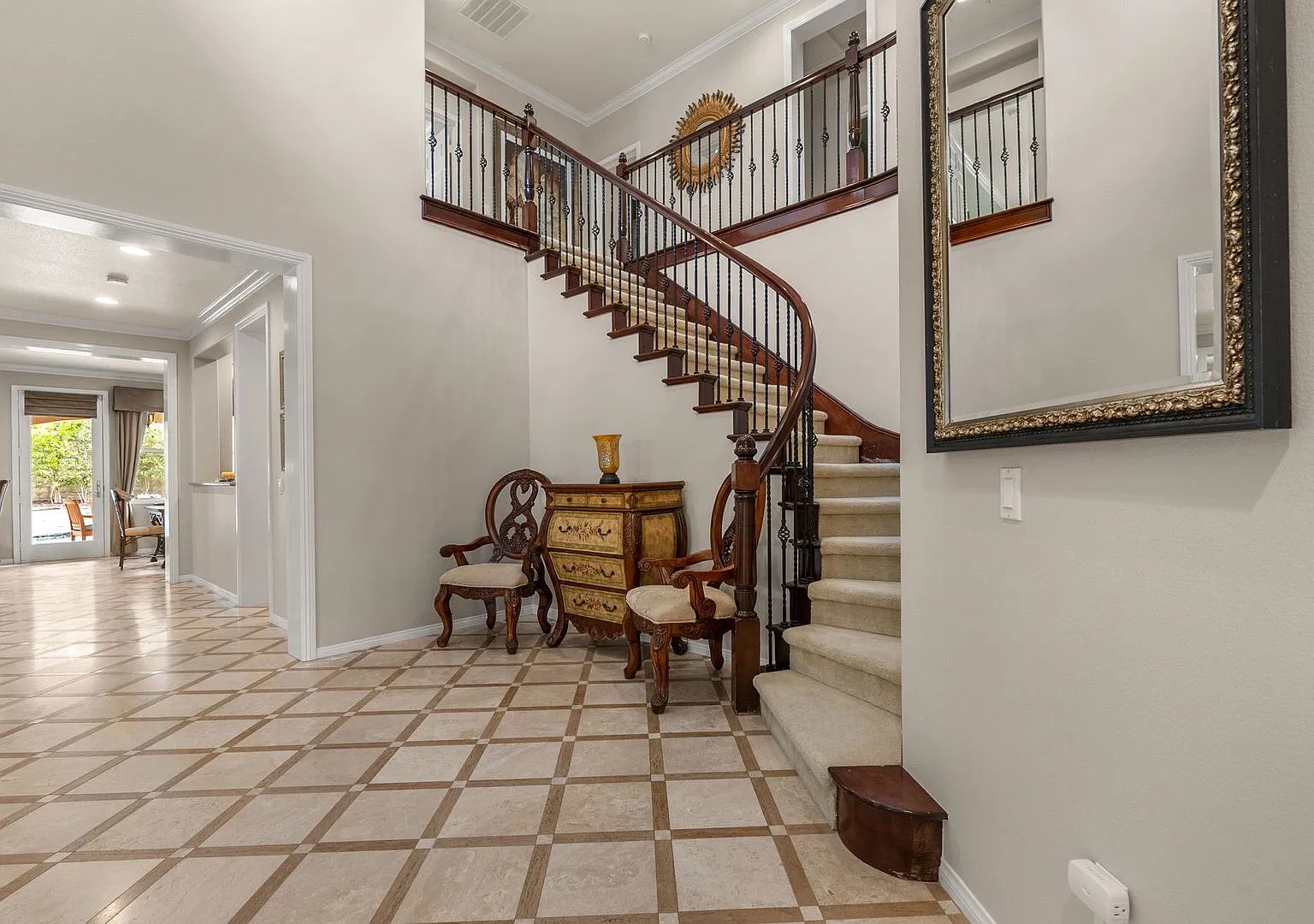 Your Private Resort Awaits-Luxury Living in Santa Clarita — Photo 4