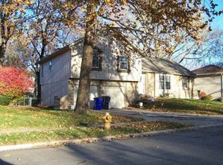 802 N Parkway Dr, Olathe, KS 66061