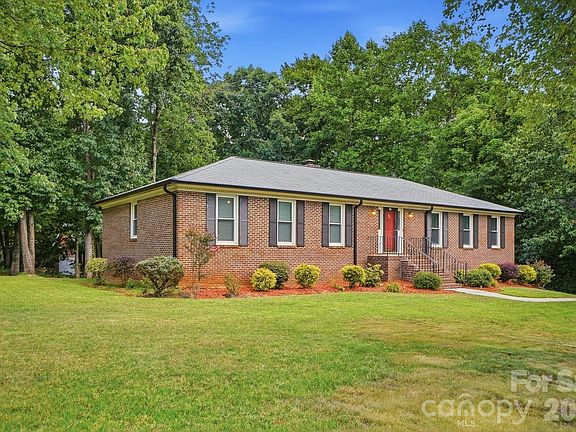 3rd image of 701 Blue Rock Dr
